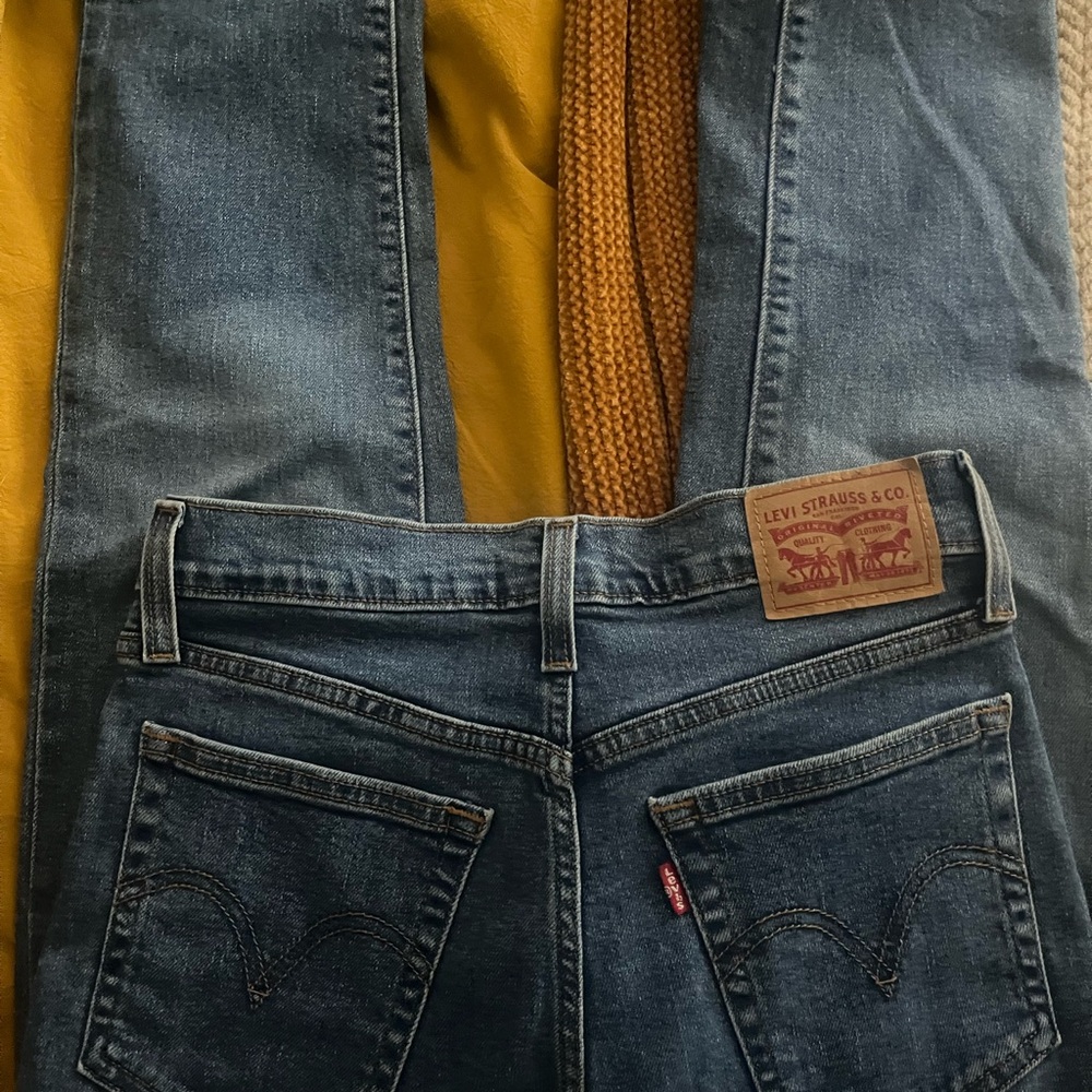 Levi's women’s Blue Jeans